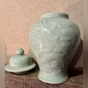 Urn Dragon-green